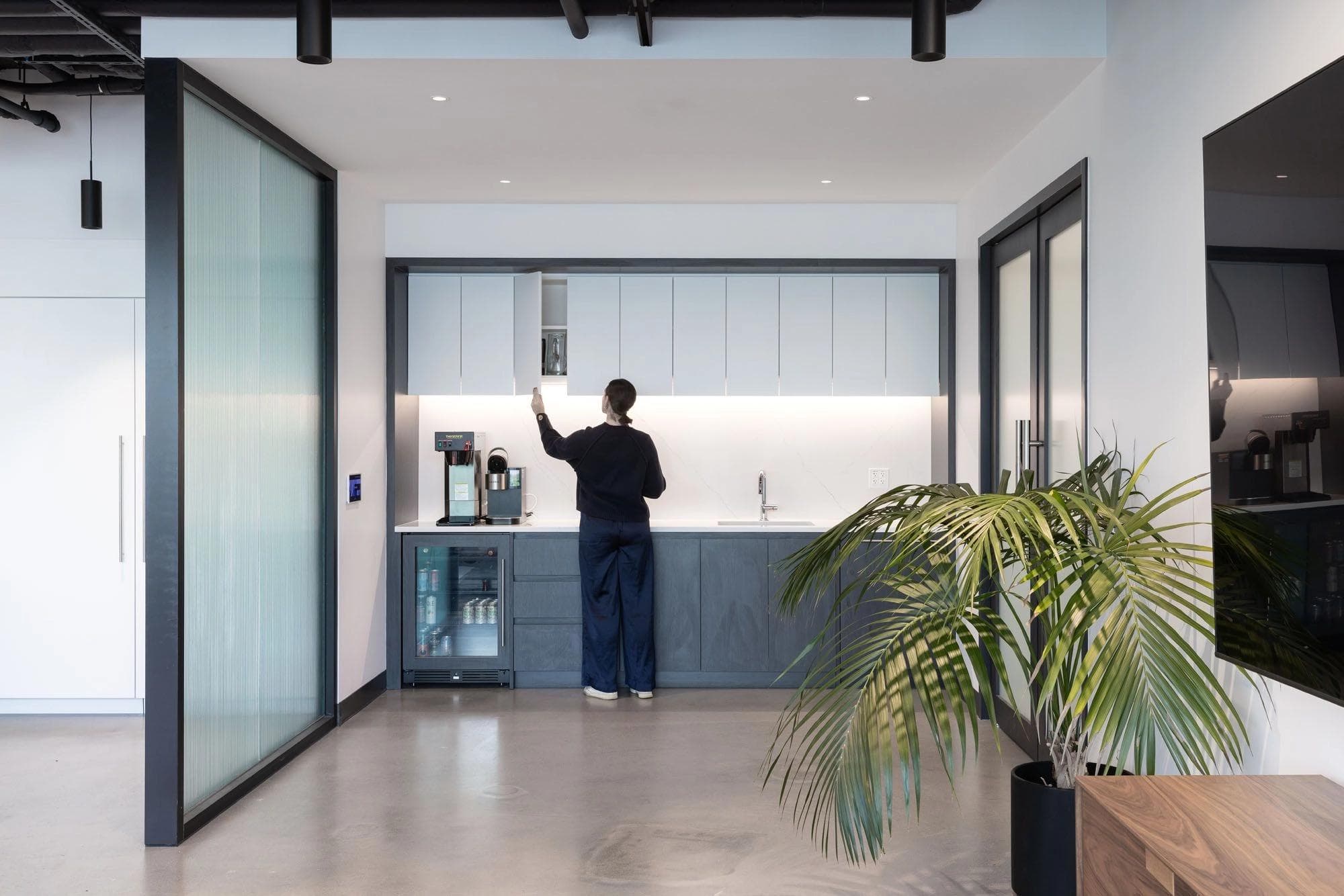 Thorsteinssons LLP Office in Vancouver - Design and Build Project by Aura