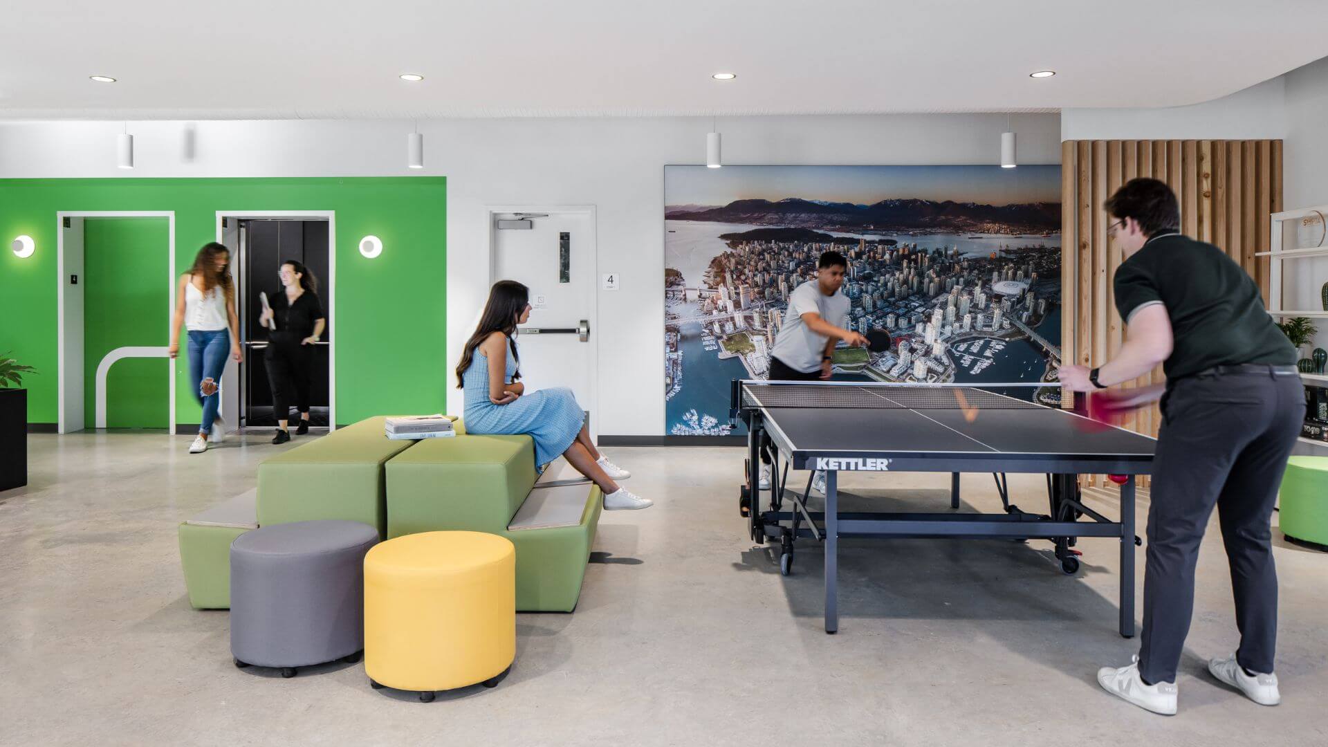 Aura Office | Hybrid Work Solutions: The Collaborative Hub