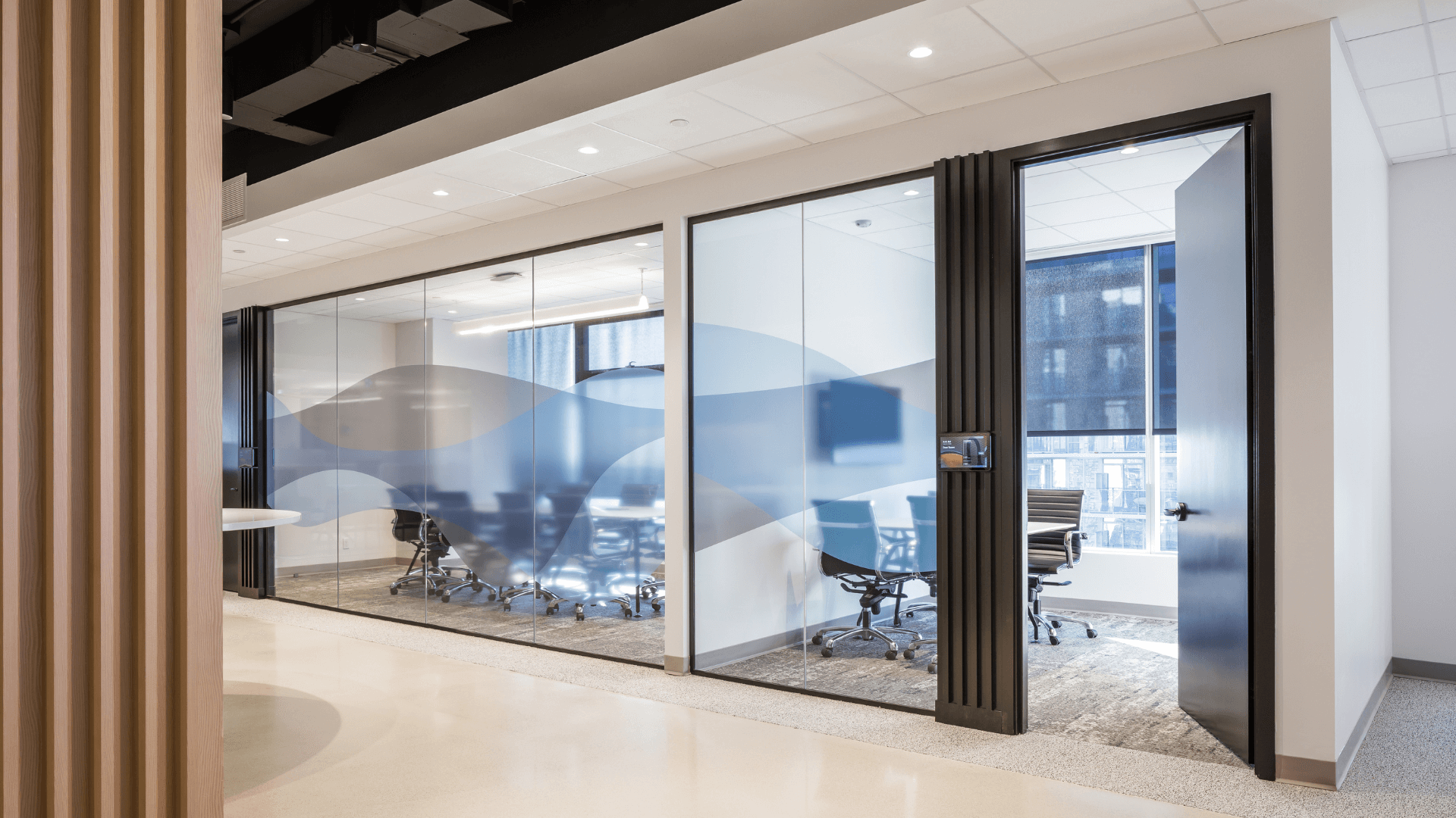 Aura Office | Strategic Workplace Design: Blending Aesthetics with Functionality