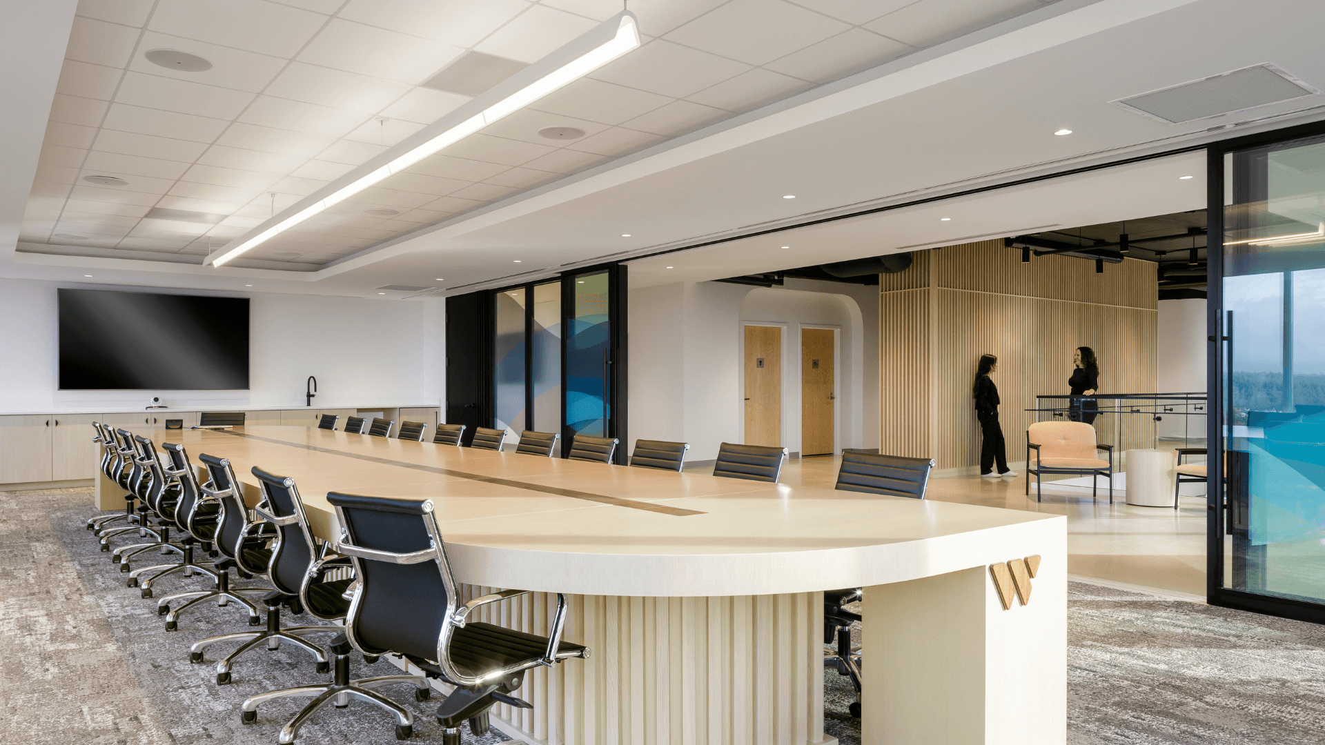 Aura Office | Strategic Workplace Design: Blending Aesthetics with Functionality