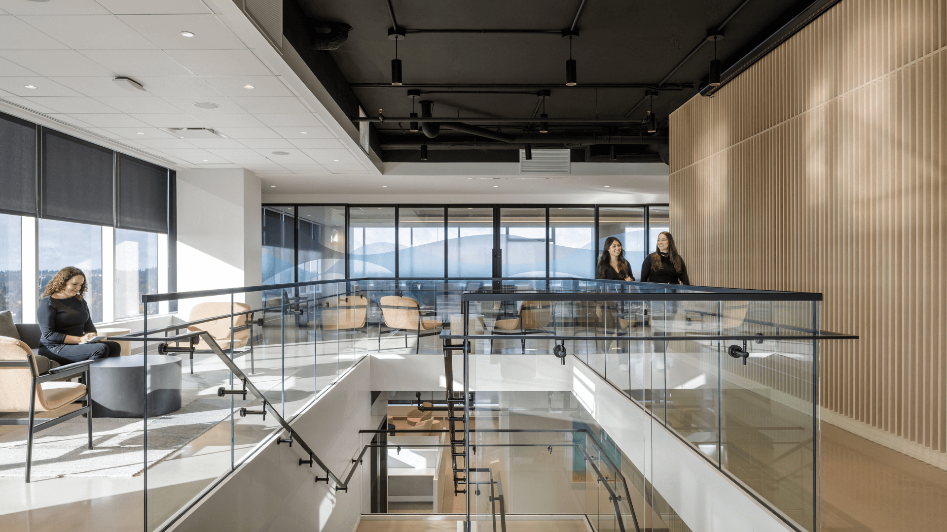 Aura Office | Strategic Workplace Design: Blending Aesthetics with Functionality