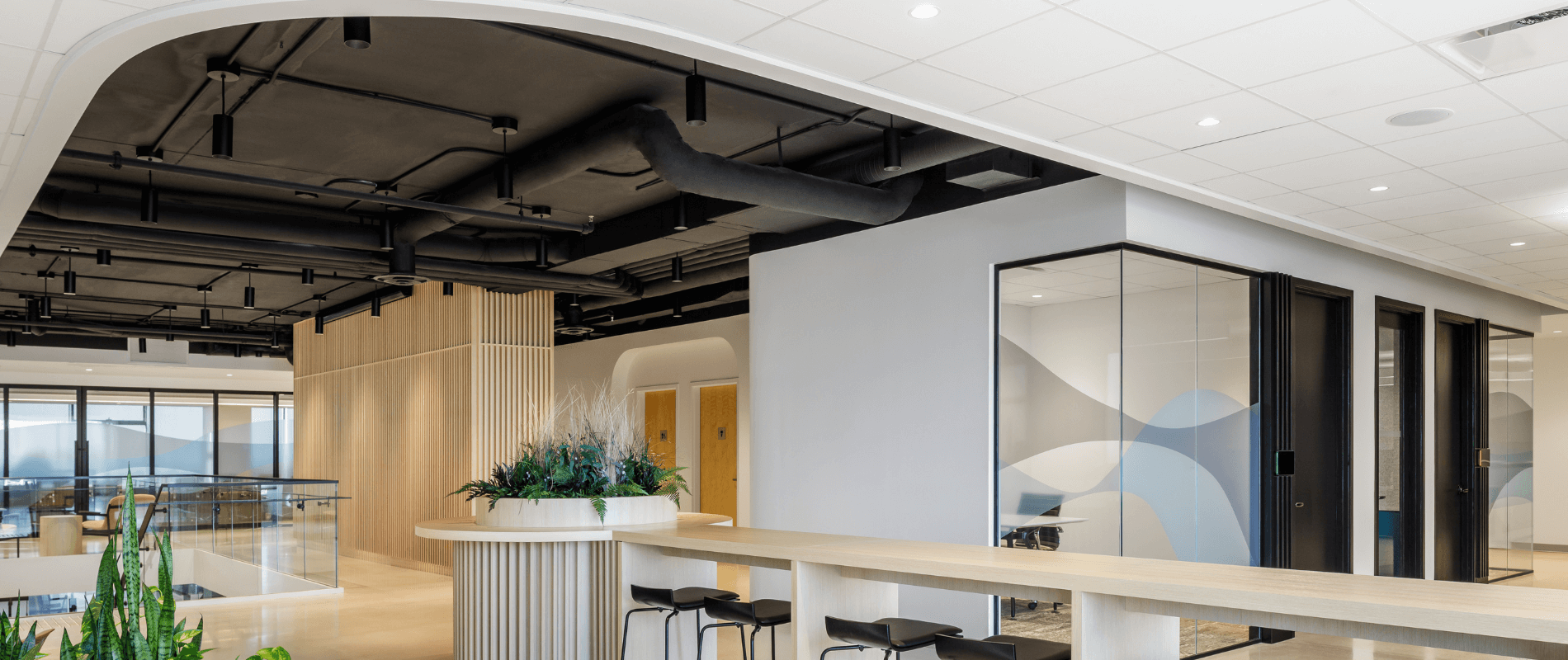 Strategic Workplace Design: Blending Aesthetics with Functionality